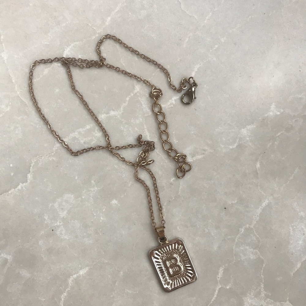 B necklace - Picture 3 of 4